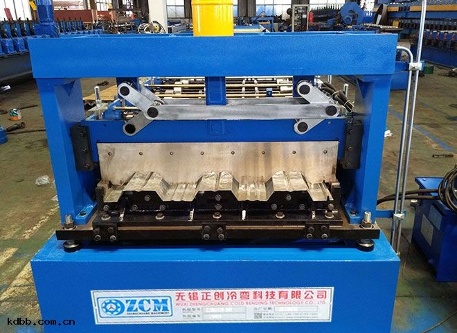 樓(lóu)承(chéng)板壓(yā)型(xíng)機